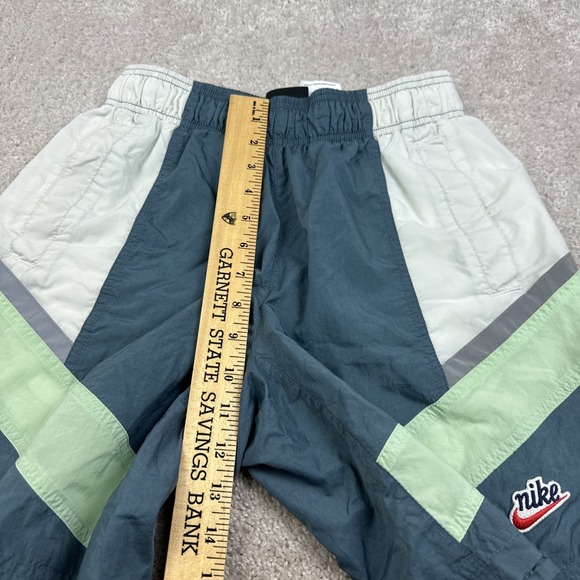 Nike Sportswear Heritage Windrunner Nylon Shorts White Grey Green CU4436-133 - Picture 8 of 9